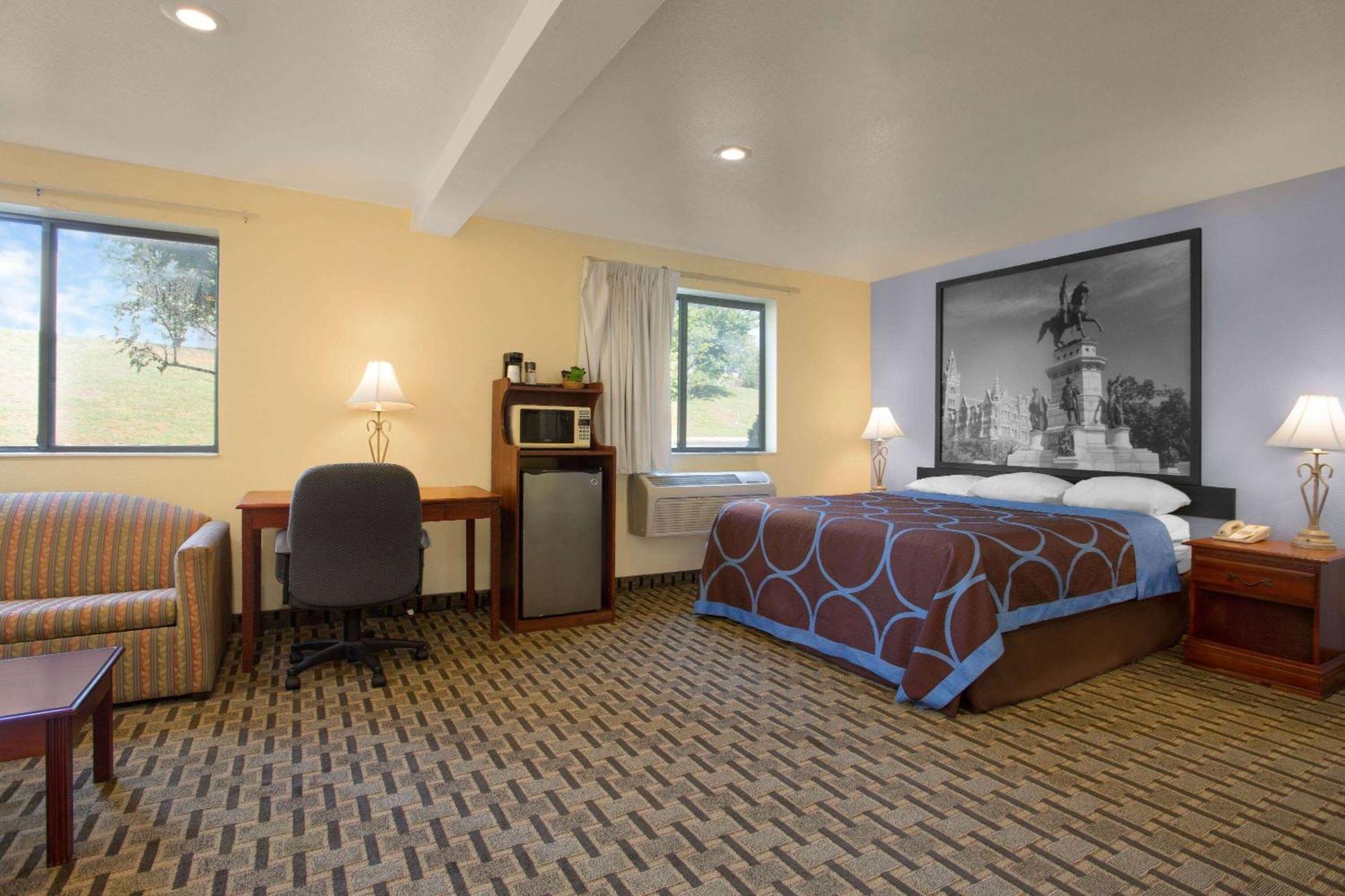 מלון Super 8 By Wyndham Lynchburg Va מראה חיצוני תמונה